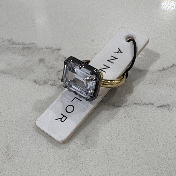 Ann Taylor Gold Ring with Rectangular Grey Emerald Cut Crystal Size 7 - Picture 9 of 10